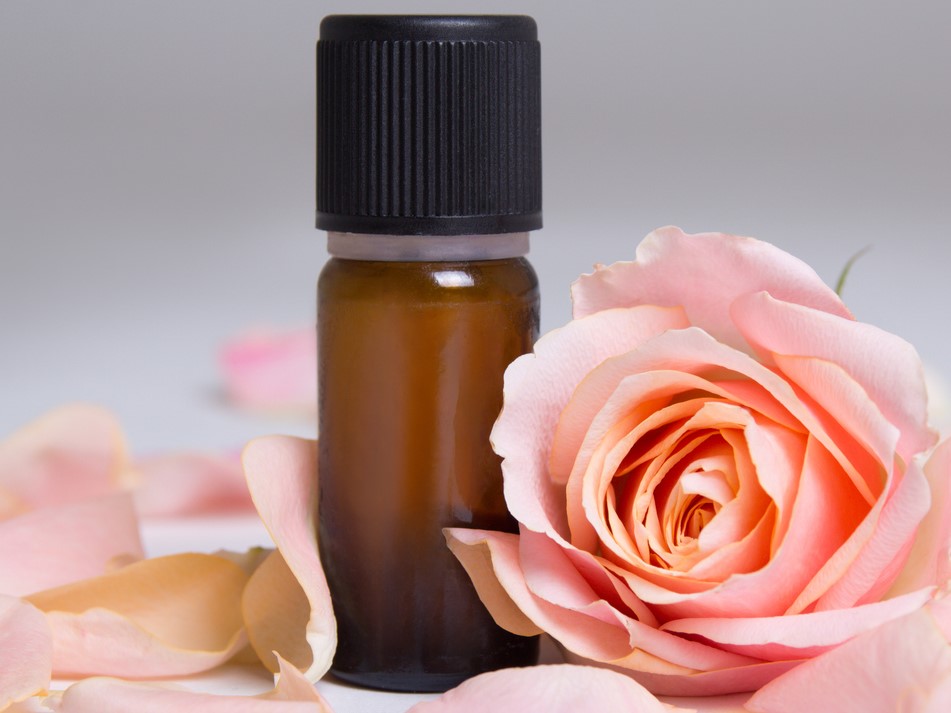 OLEJEK ETERYCZNY do aktywacji mieszków i zwiększenia gęstości włosów