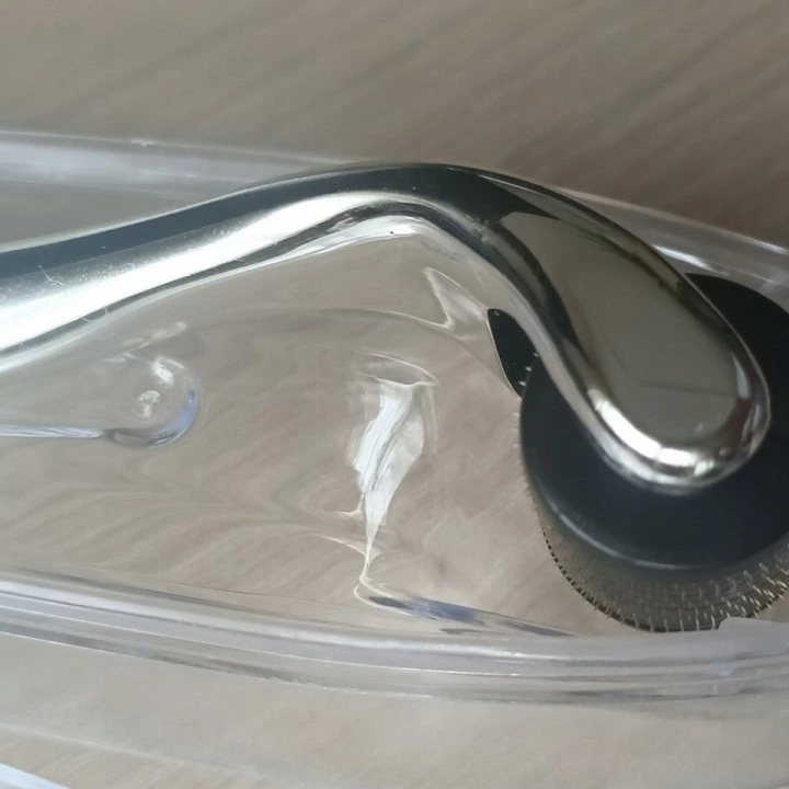 Dermaroller przy wypadaniu włosów i AGA, Glovis
