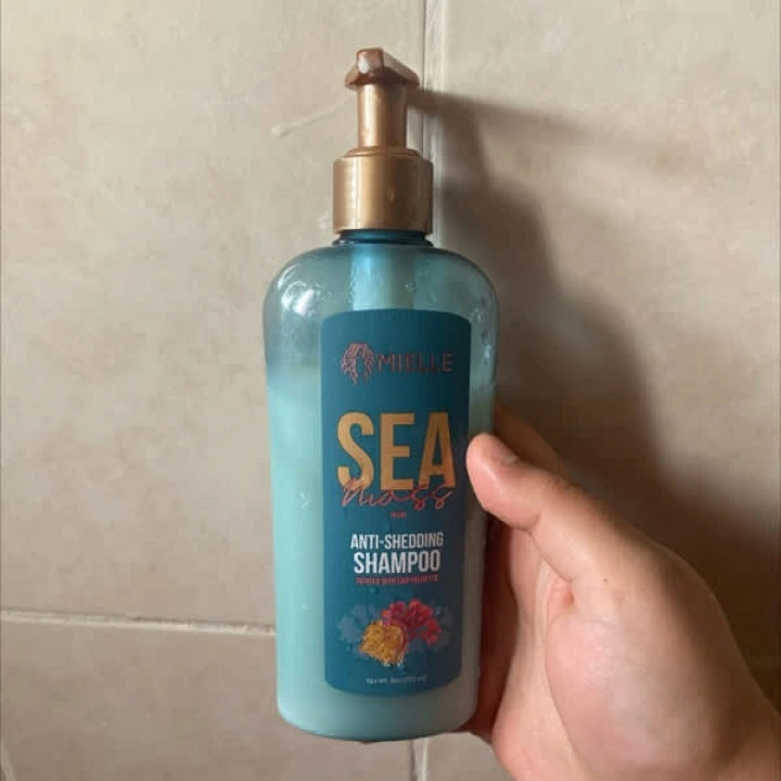 Шампунь от выпадения и АГА с морским мхом, Сереноа, алоэ, розмарином, Mielle