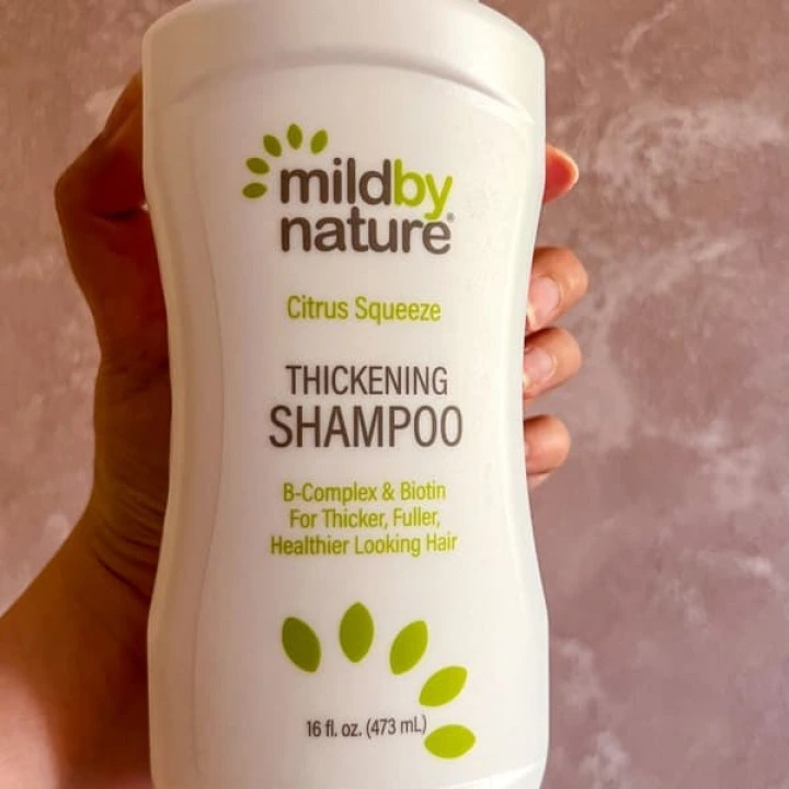 Шампунь для густоты волос цитрусовый с В-комплексом, биотином, алоэ, Mild By Nature