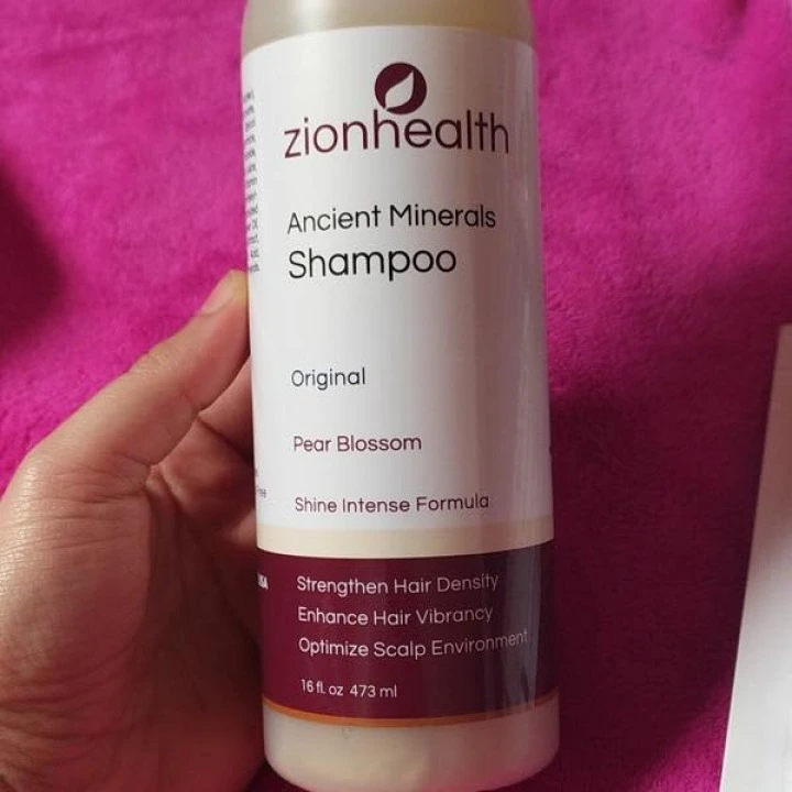 Шампунь для густоты волос с древними минералами, алоэ, В5 и жожоба, Zion Health