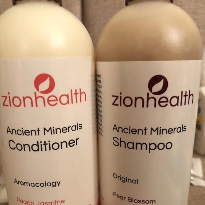 Шампунь для густоты волос с древними минералами, алоэ, В5 и жожоба, Zion Health
