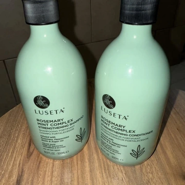 Шампунь укрепляющий при АГА с розмарином, мятой, биотином, Luseta Beauty