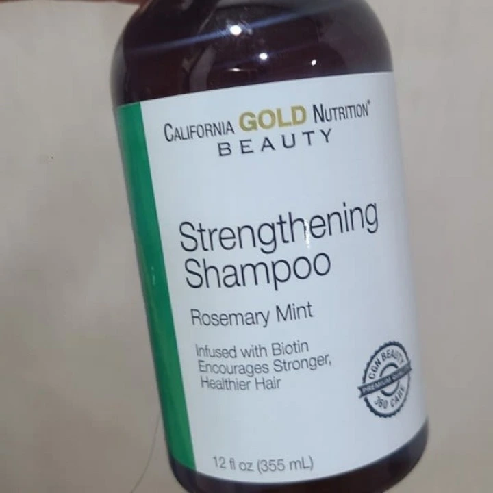 Шампунь для укрепления корней с биотином, розмарином, мятой, В5, California Gold Nutrition