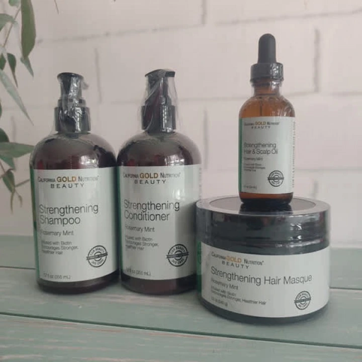 Шампунь для укрепления корней с биотином, розмарином, мятой, В5, California Gold Nutrition