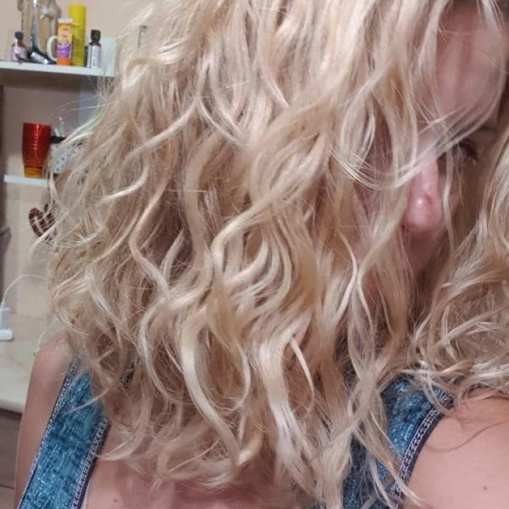 Lecznicza odżywka przeciw wypadaniu włosów przy AGA z blokerami DHT, Pura Dor
