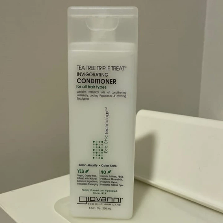 Odżywka poprawiająca krążenie cebulek, mięta, rozmaryn, aloes, drzewo herbaciane, B5, Giovanni