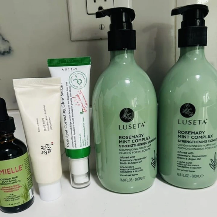 Укрепляющий корни волос кондиционер с розмарином, мятой, биотином, Luseta Beauty