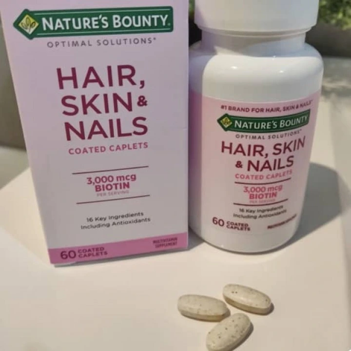 Kompleks na włosy, skórę i paznokcie z biotyną i antyoksydantami, 60 kaps, Natures Bounty