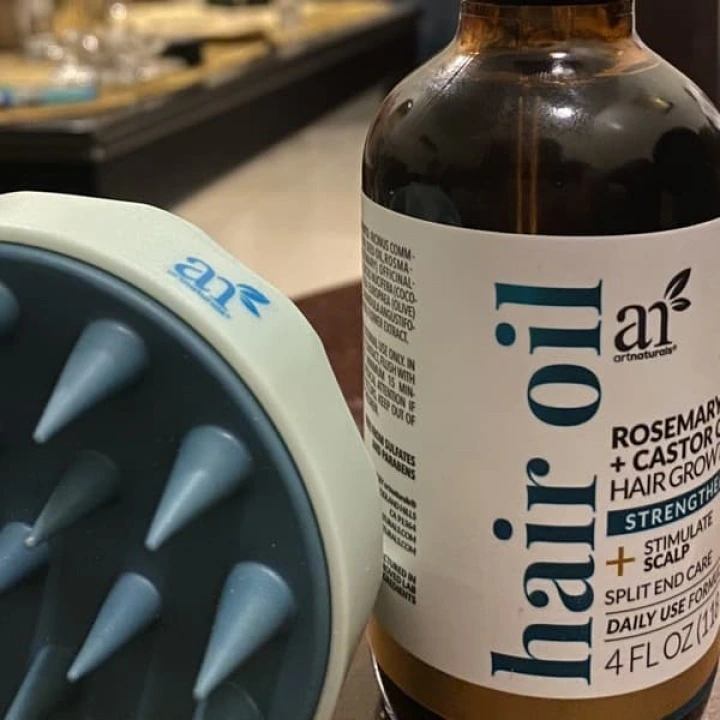 Zestaw do stymulacji wzrostu włosów: masażer i olej z rozmarynem, artnaturals