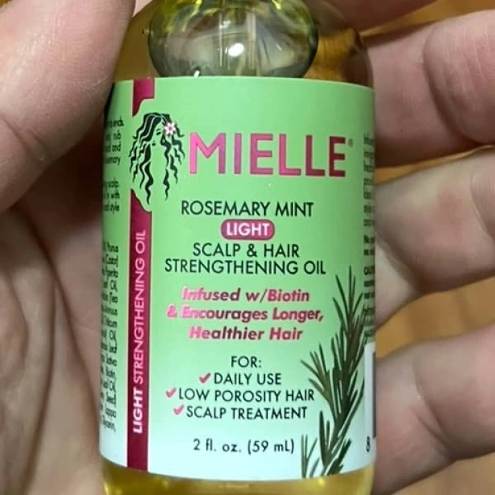 Olejek przeciw wypadaniu włosów i AGA, rozmaryn, mięta, biotyna, aloes, E, C, D Mielle