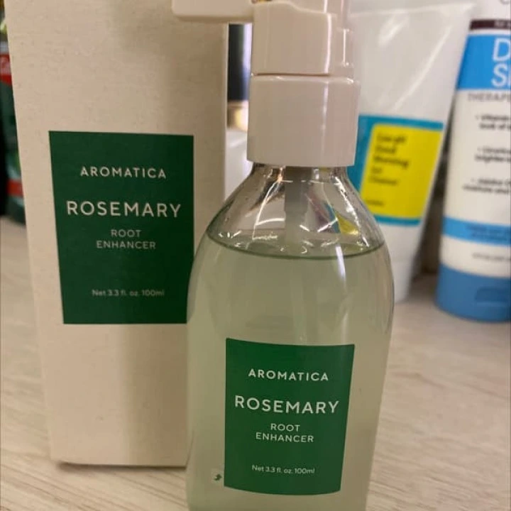 Spray przeciw wypadaniu włosów i AGA z rozmarynem, kofeiną, biotyną i miętą, Aromatica