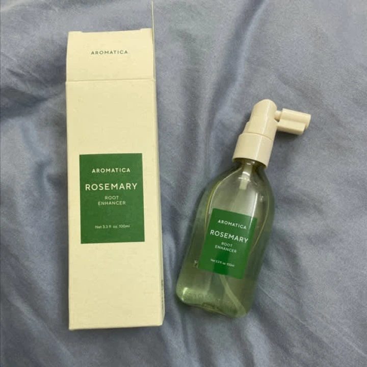 Spray przeciw wypadaniu włosów i AGA z rozmarynem, kofeiną, biotyną i miętą, Aromatica