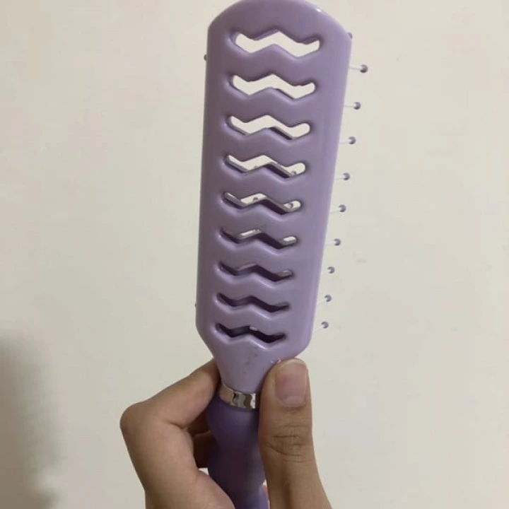 Przewiewna szczotka do stylizacji Gel Grips z wygodnym żelowym uchwytem, Conair
