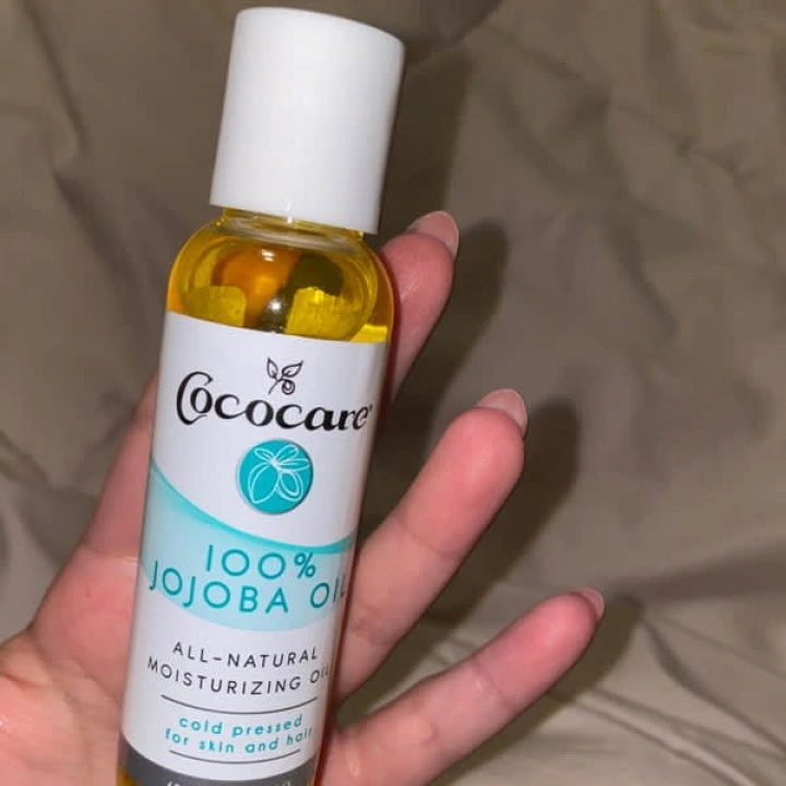 Olej jojoba do odżywiania i nawilżania skóry głowy oraz włosów, Cococare