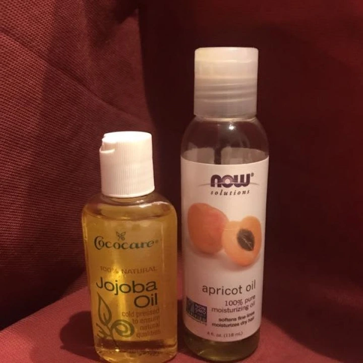 Olej jojoba do odżywiania i nawilżania skóry głowy oraz włosów, Cococare