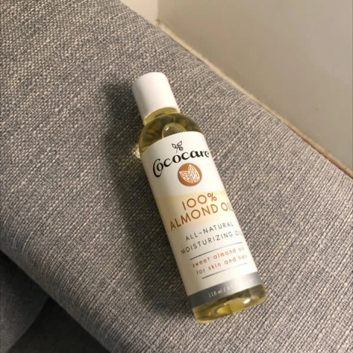 Масло сладкого миндаля для увлажнения и смягчения волос и кожи, Cococare