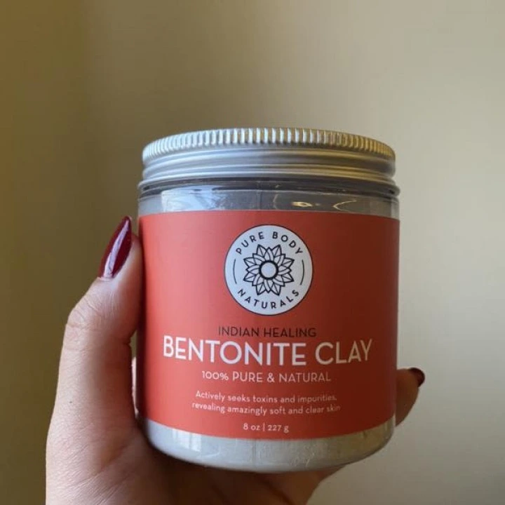 Lecznicza glinka bentonitowa do oczyszczania i odżywiania skóry głowy, Pure Body Naturals
