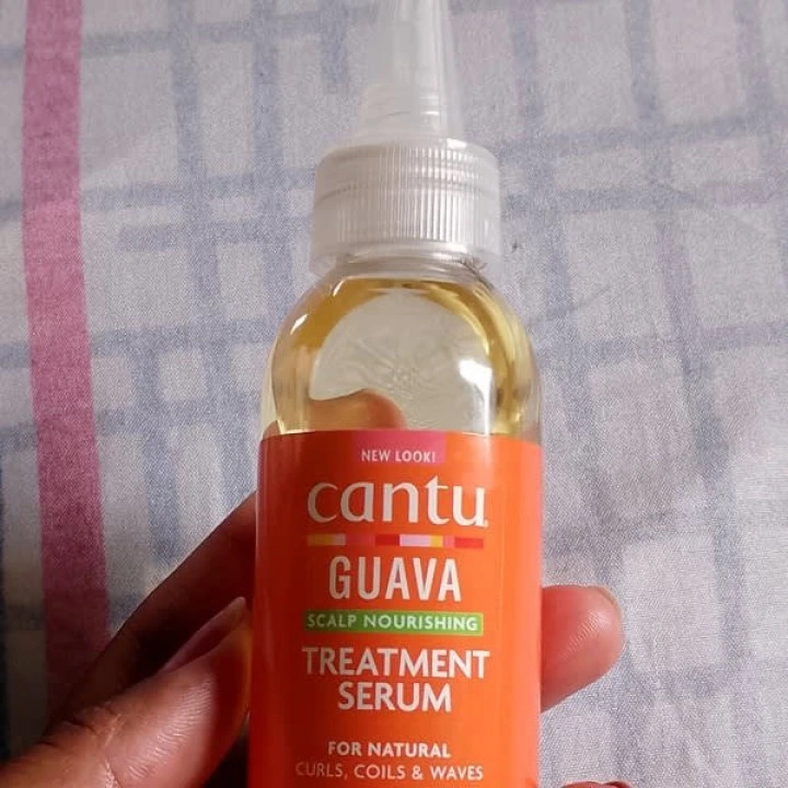 Serum na swędzenie, suchość i wypadanie włosów, rozmaryn, mięta, imbir, skrzyp, wit. E, Cantu