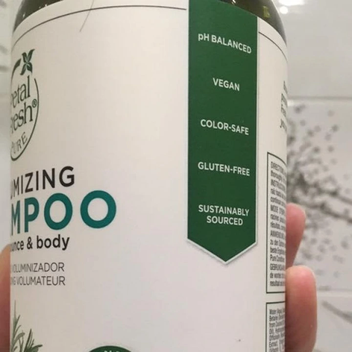 Шампунь с розмарином, мятой для повышения густоты и объема волос, Petal Fresh