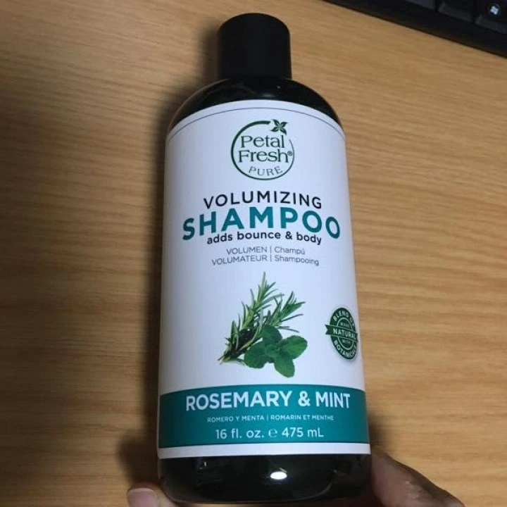 Шампунь с розмарином, мятой для повышения густоты и объема волос, Petal Fresh
